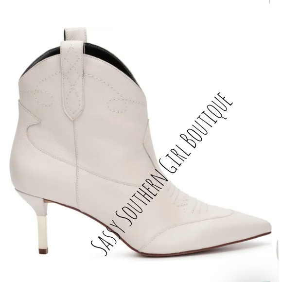 🆕⭐ Jessica Simpson Ivory white western bootie - Picture 2 of 14